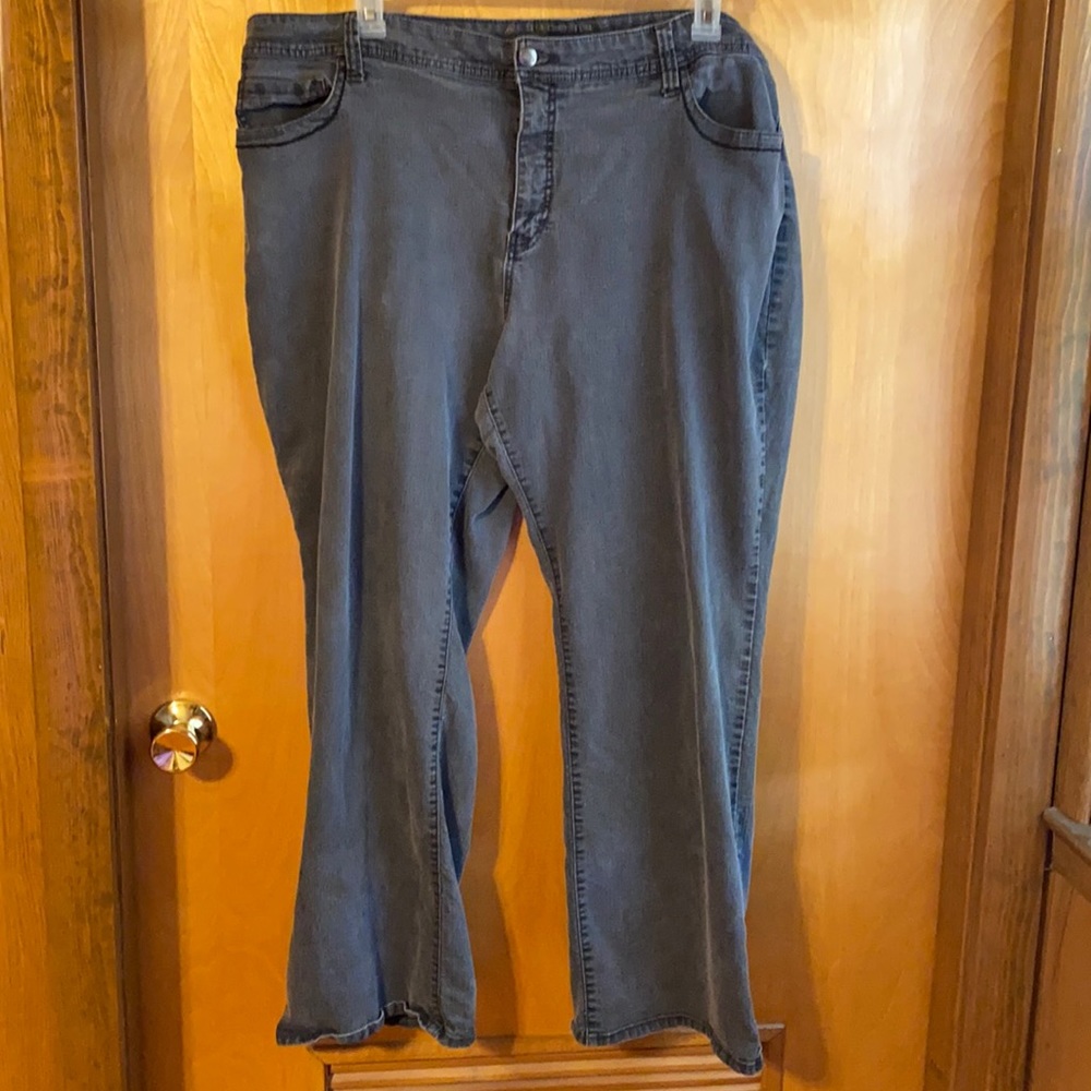 ⭐️❤️⭐️❤️Faded black jeans BUNDLE AND SAVE 3 pairs 4 $25.00 ⭐️❤️⭐️❤️